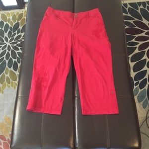 Red Croft and Barrow stretch capris pants
